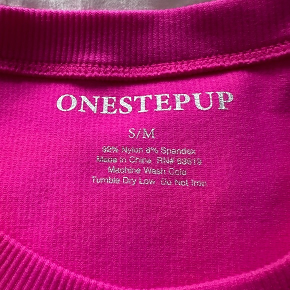 Hot pink lounge/workout top - Picture 2 of 2